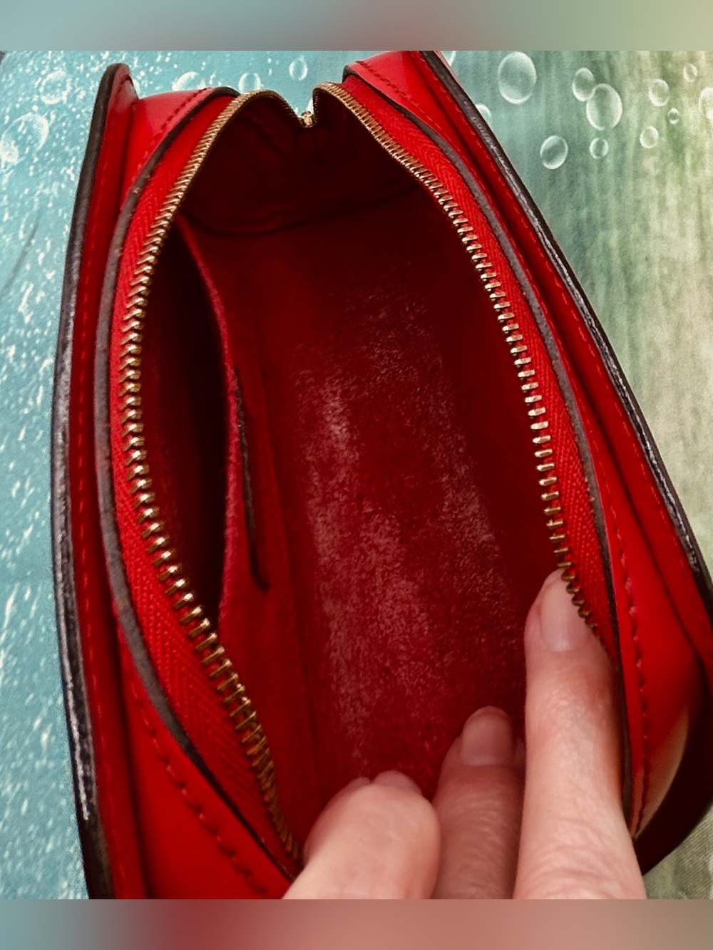 AUTHENTIC VINTAGE LOUIS VUITTON RED EPI COSMETIC POUCH PM - Picture 6 of 13